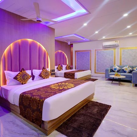 Hotel Armani Suites By Smart Group New Delhi Bagian luar foto