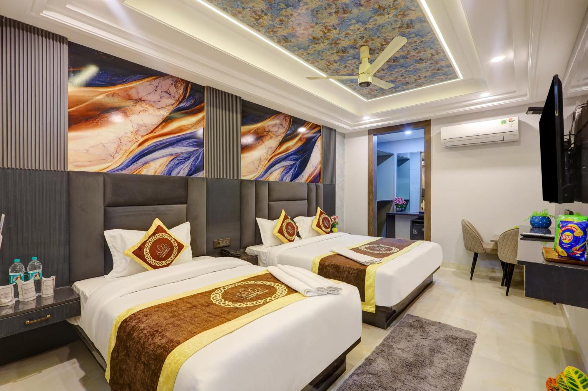 Hotel Armani Suites By Smart Group New Delhi Bagian luar foto